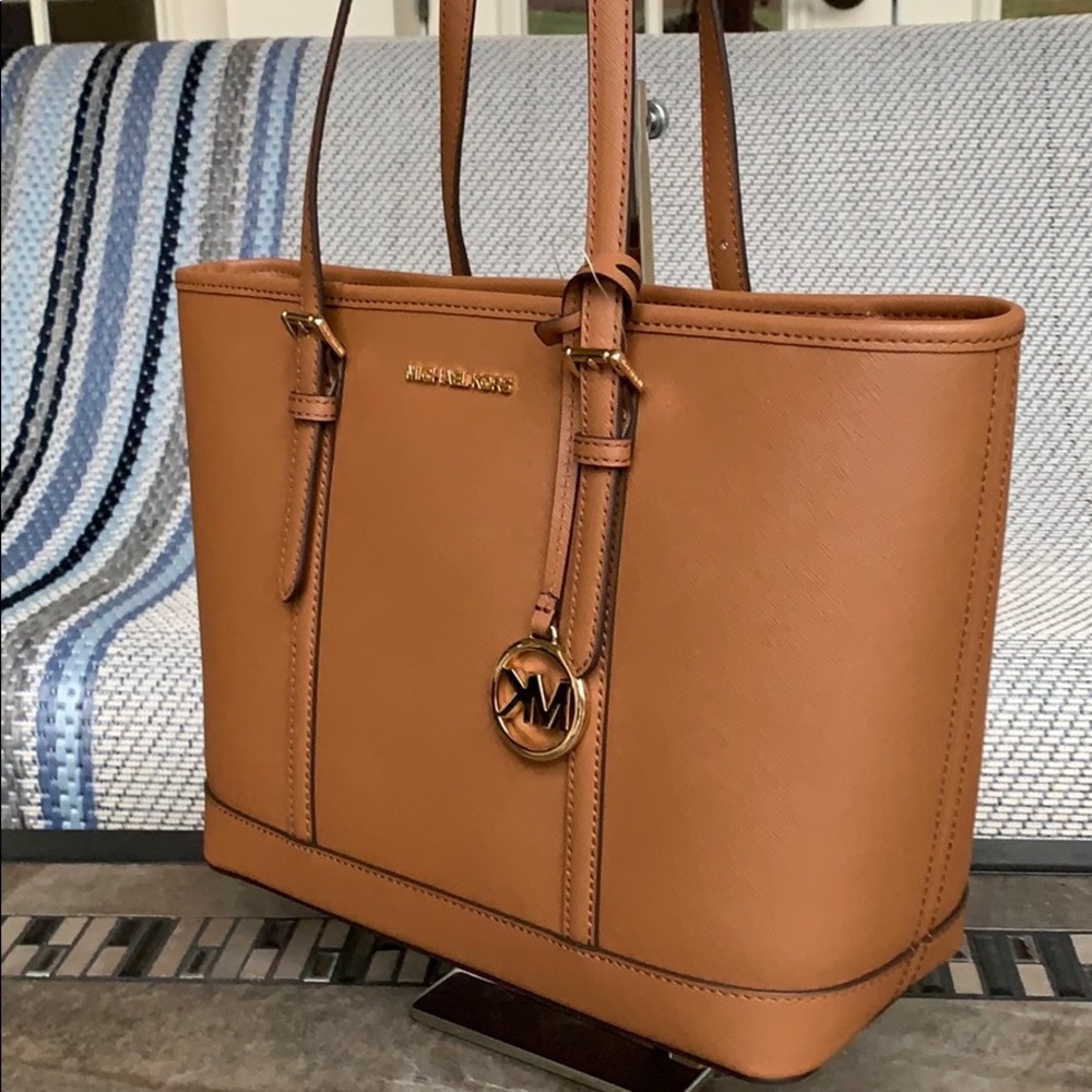 Michael Kors Bags Michael Kors Jet Set Should Tote - Picture 15 of 16